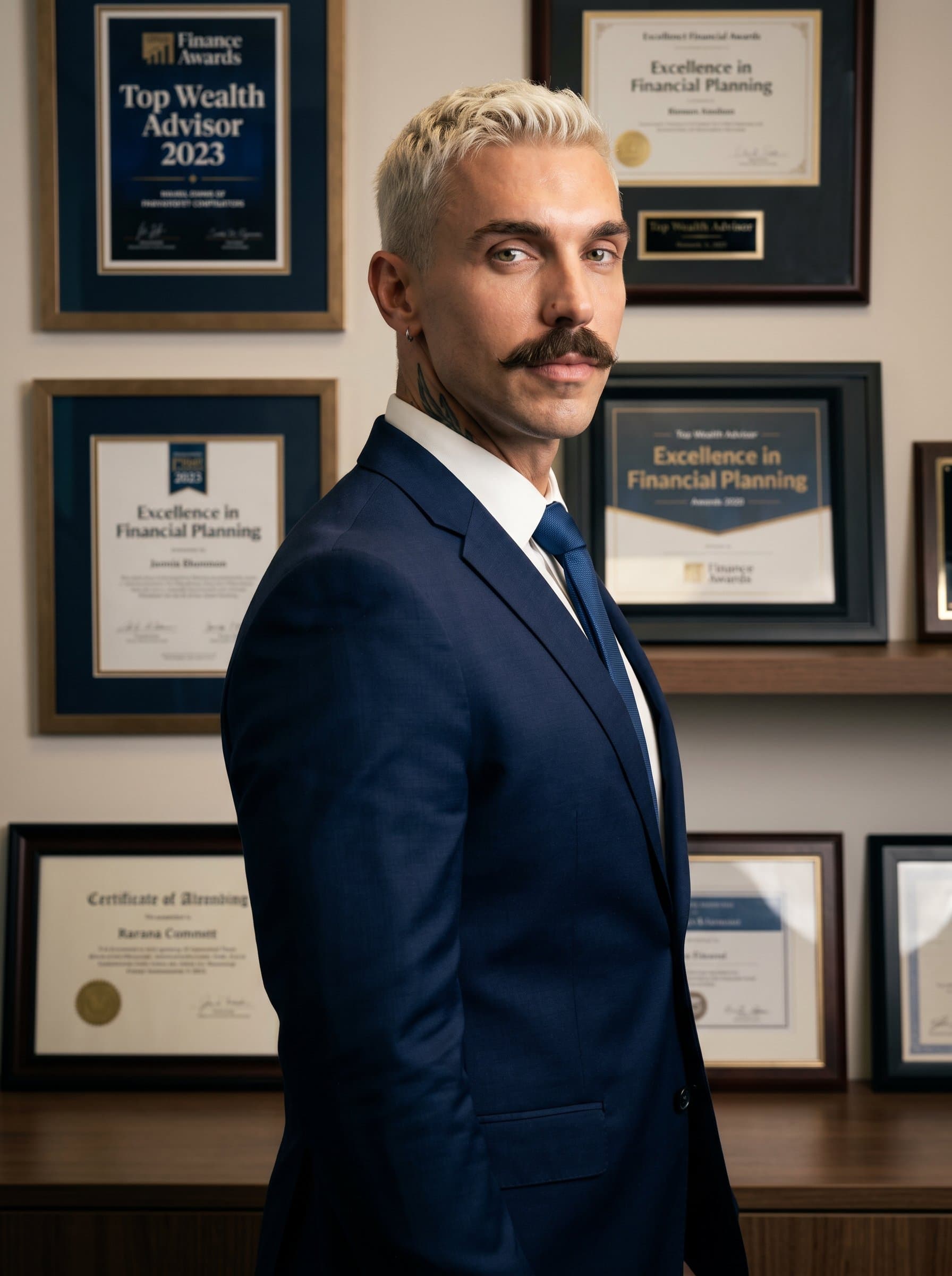 half-turned, with financial awards subtly visible in the background, highlighting achievements and a reputation for excellence in financial consultation.